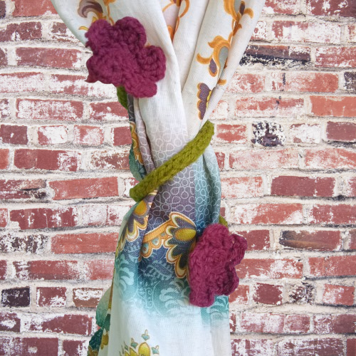 1 pc Handmade Crochet Curtain Tieback with Floral Design – Sage Green Rope Holdback for Home Décor (Elegant & Durable)