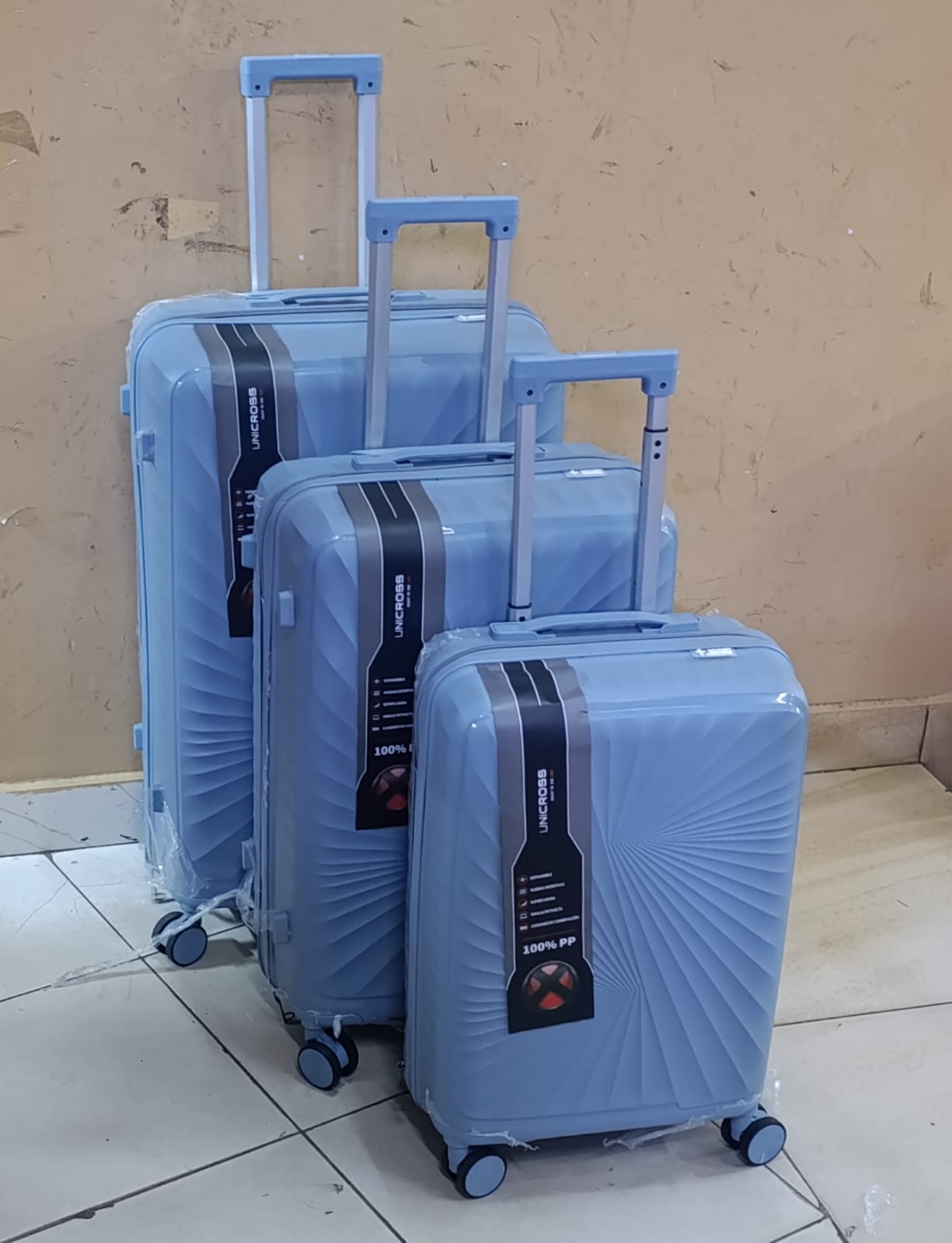 OFFER PRICE 🔥 🔥 🔥 🔥ORIGINAL SIZE 2 GOOD QUALITY 3 IN1 LUXURIOUS UNBREAKABLE SUITCASE TRAVEL BAG. 3PCS GOOD QUALITY LUGGAGE BAG (SIZE ▪️ HEIGHT 72CM, 66CM, AND 56CM).