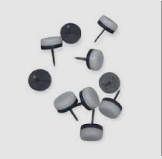 16 pcs 22mm Plastic Foot Glide offer( also known as Nail-on Furniture Sliders or Glides Nail-On) Floor Protectors for Chairs & Tables
Protect Your Floors with Ease!protecting your expensive hardwood,