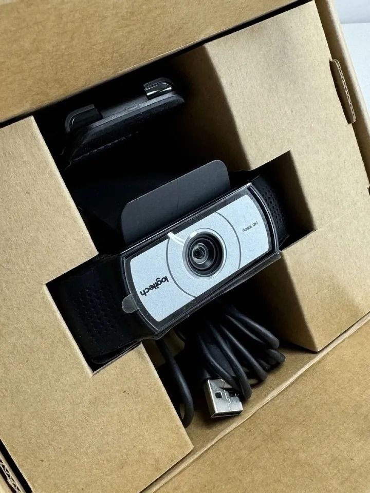 Logitech C930e Ultra-Wide HD Webcam – 1080p Full HD, 90° Wide Angle, Autofocus, Dual Stereo Microphones, USB Plug & Play. Business & Streaming Webcam for Zoom, Teams, Skype.