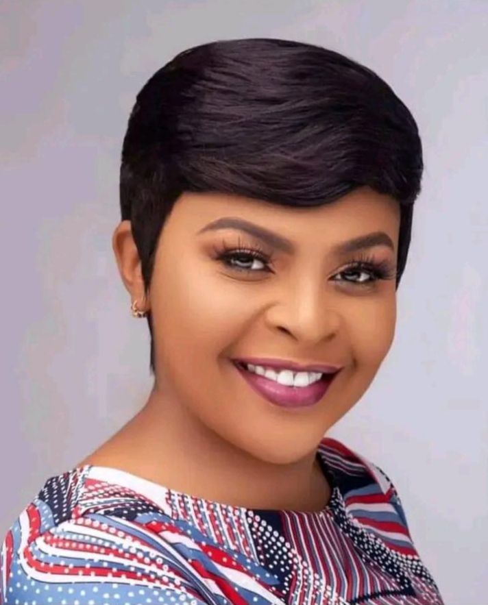 Elegant human hair short pixie wig black