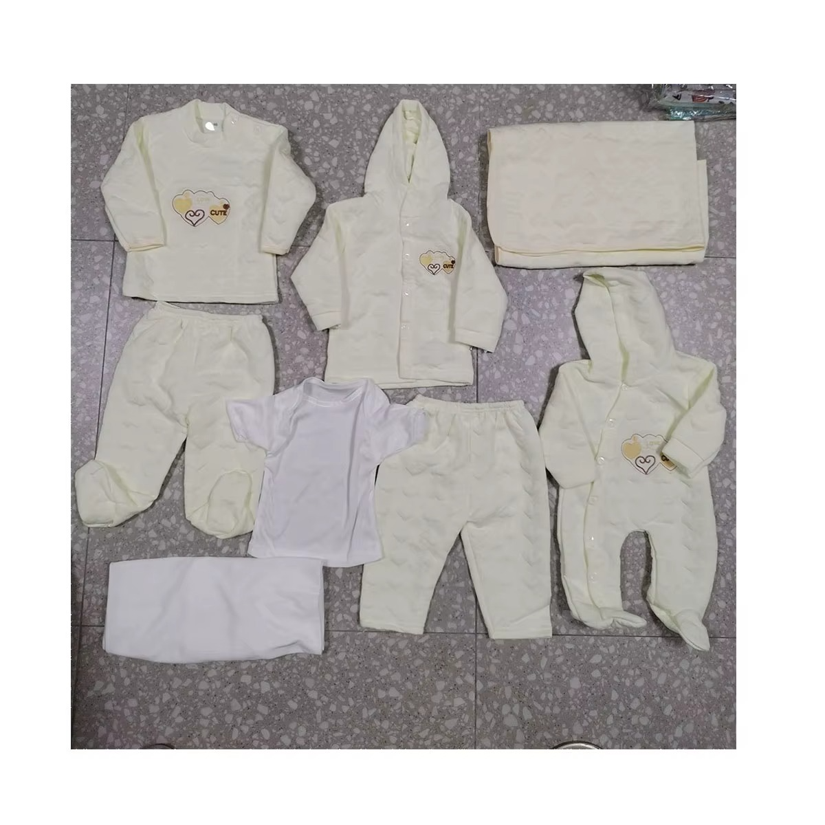 Unisex Baby Clothes 8 Piece Full Baby Layette Set Cotton Newborn Clothes Gift Set 0-6Months Babies Winter Wear