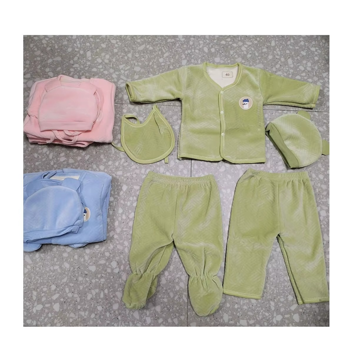0-3 Months Unisex Baby Clothes 5 Piece Layette Sets Winter Newborn Clothes Gift Tops Hat Pants Suit Outfit Sets