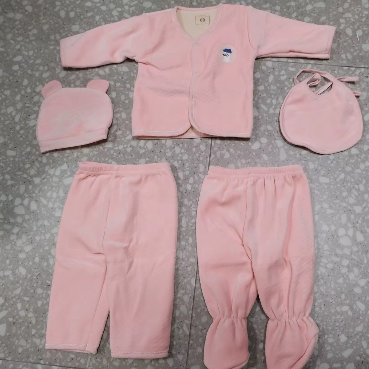 0-3 Months Unisex Baby Clothes 5 Piece Layette Sets Winter Newborn Clothes Gift Tops Hat Pants Suit Outfit Sets
