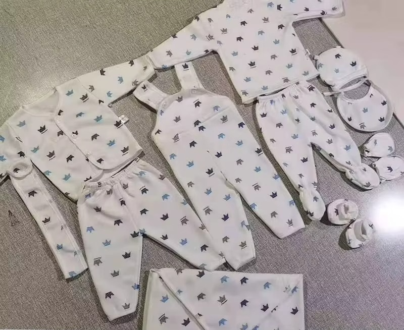 0-6M Newborn Layette Gift Set Bodysuits Pants for Baby Girl and Boy 11 Piece Essentials and Accessories Newborn Baby Clothes