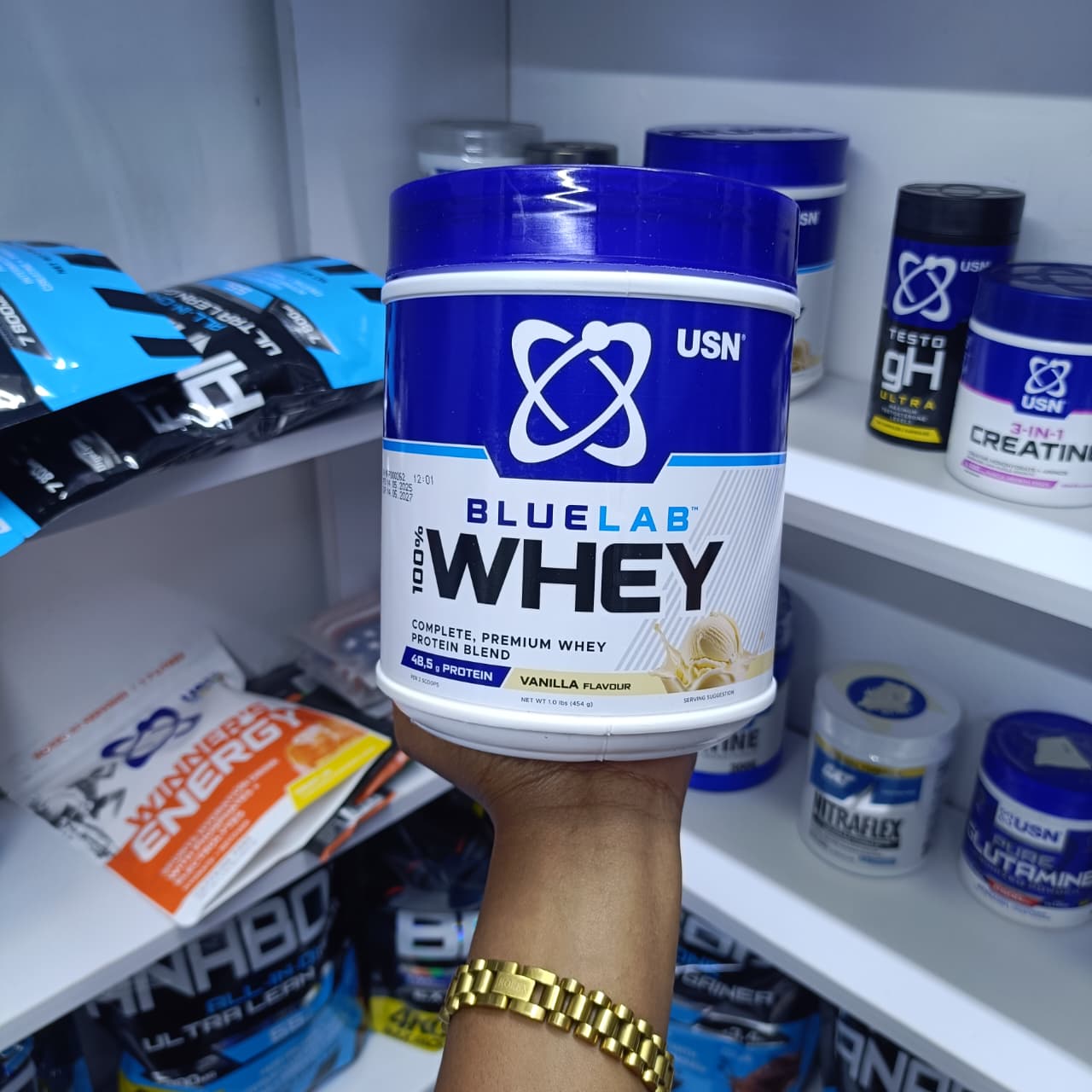 ​BlueLab™ 100% Whey ultra-premium blend of the highest quality whey protein isolate, concentrate and hydrolysate for optimal muscle development, support and recovery