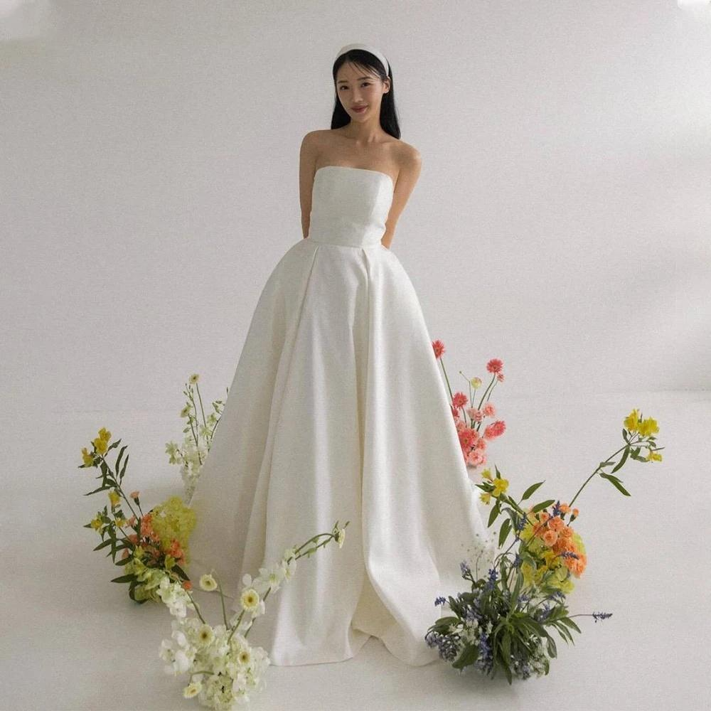White tube top light wedding dress engagement outdoor travel photo door gauze forest style elegant high-end evening dress simple niche