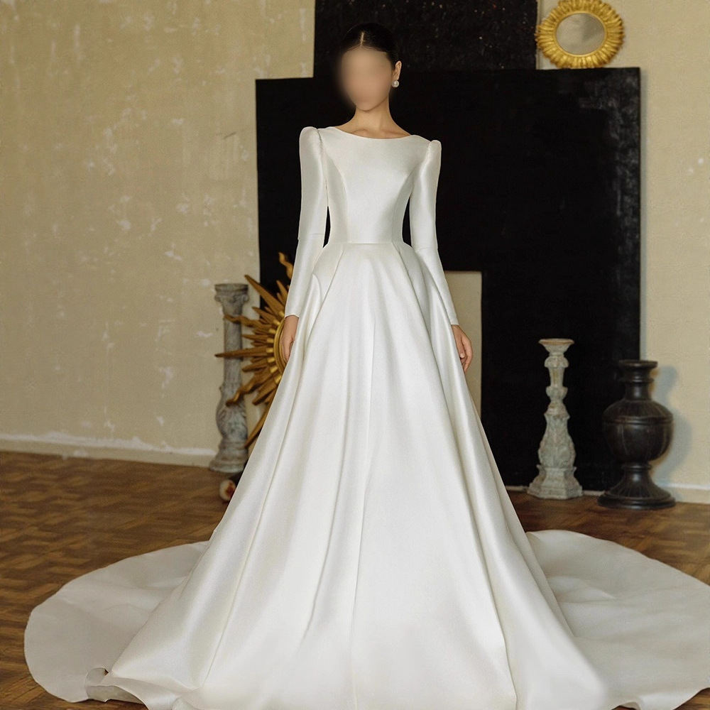 New long-sleeved light wedding dress French satin retro tail wedding evening dress high-end forest dress