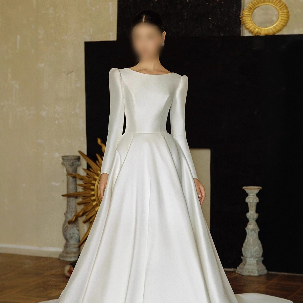 New long-sleeved light wedding dress French satin retro tail wedding evening dress high-end forest dress