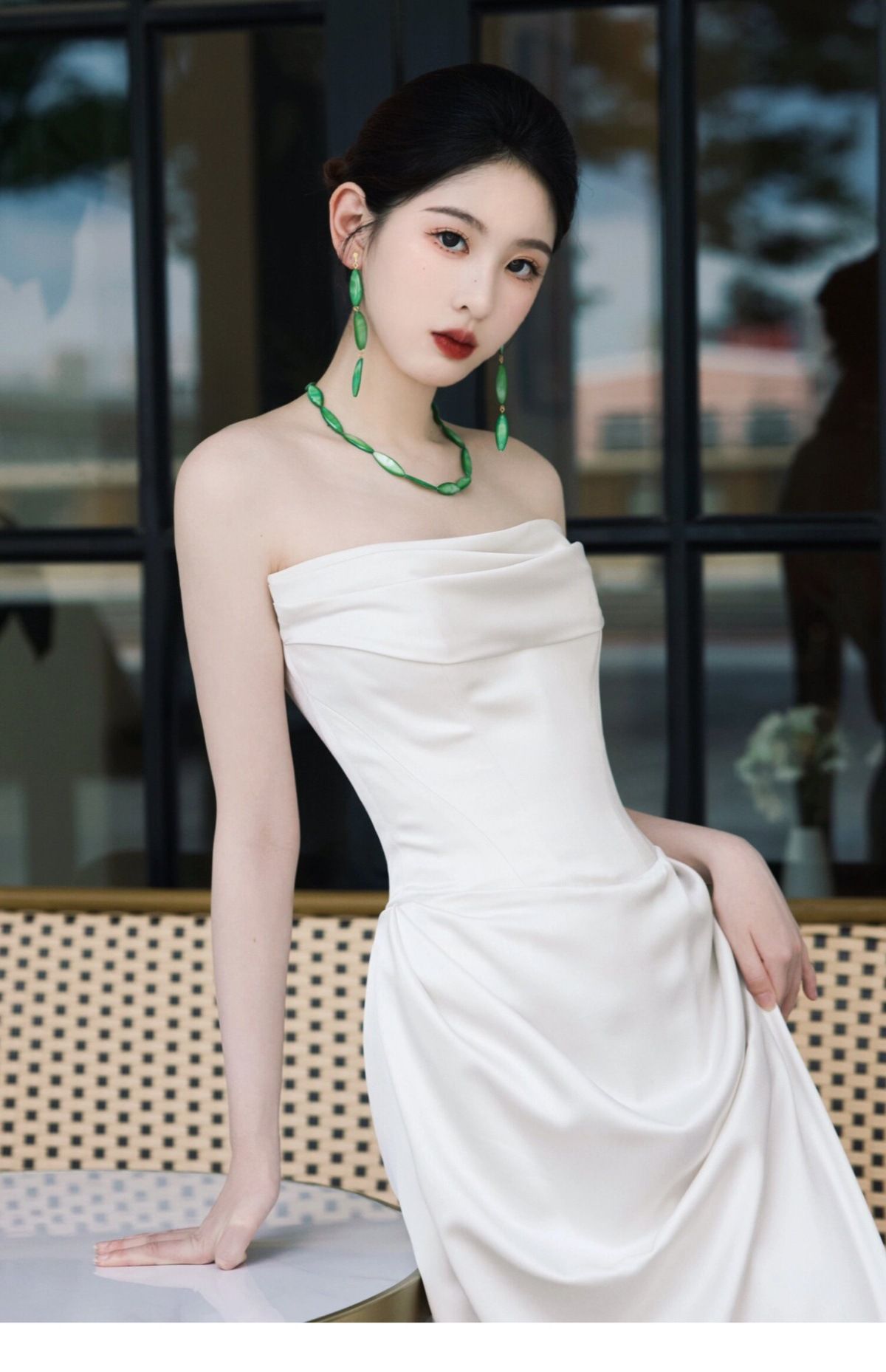 White suspender satin light wedding dress French simple temperament engagement dress fishtail slim long evening dress light luxury
