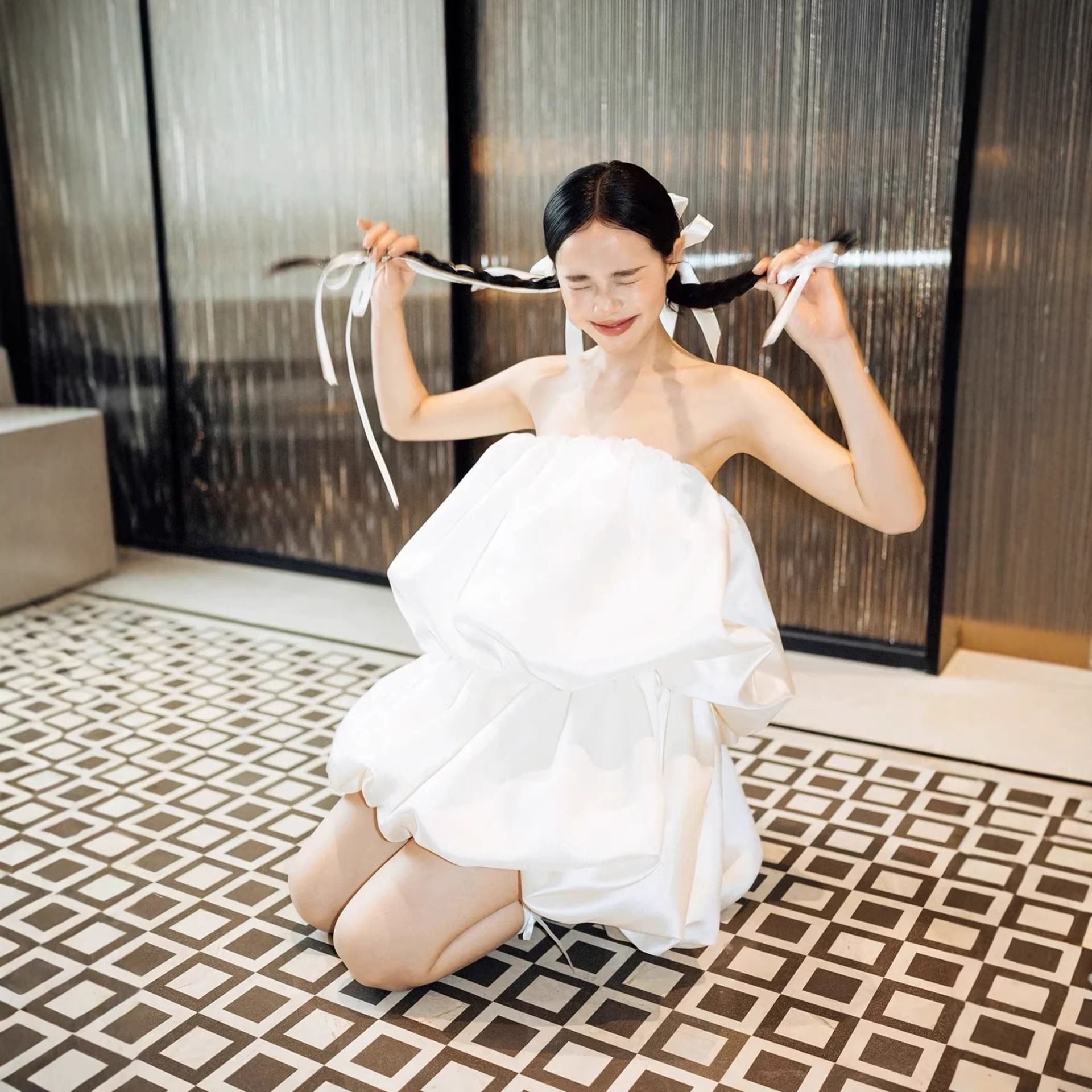 New tube top light wedding dress petite simple light luxury engagement photo registration dress white dressing gown sweet temperament