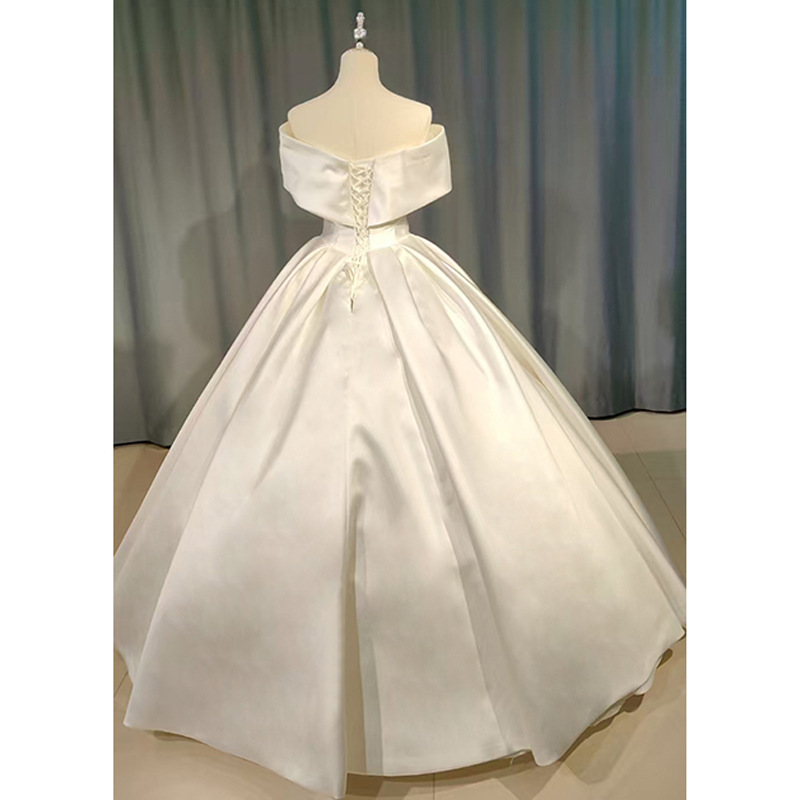 New one-shoulder satin main yarn with huge bow and large pleated skirt, elegant lady-like main wedding dress