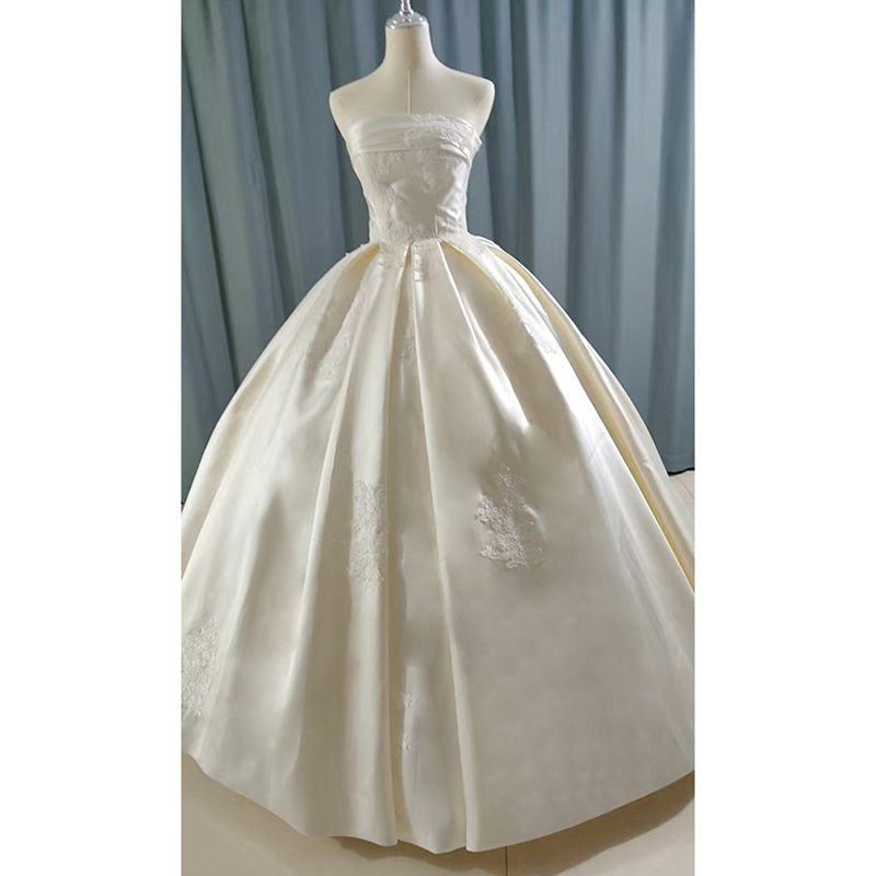 New French satin tube top light wedding dress bride's high-end texture large tail retro going out main yarn