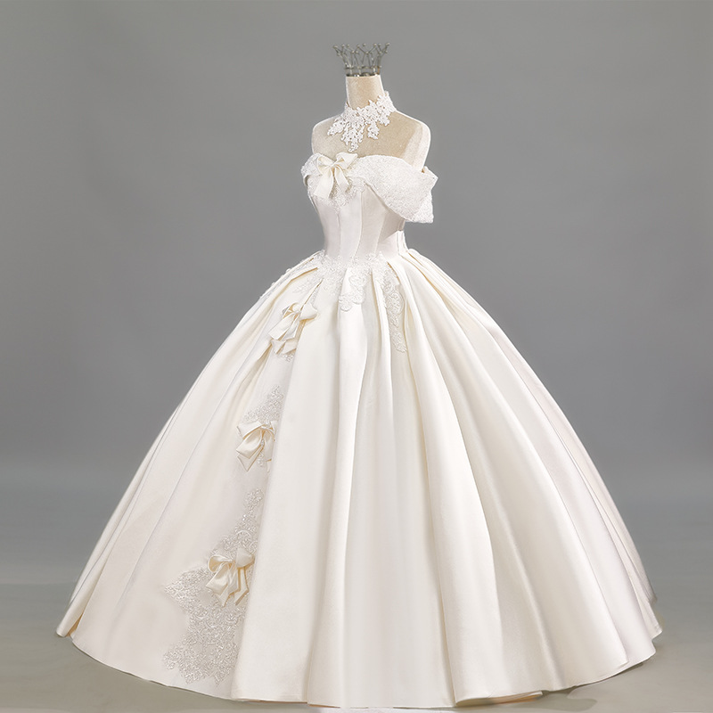 Satin main wedding dress bride light luxury niche high-end long-sleeved French gauze trailing retro heavy industry welcome door yarn