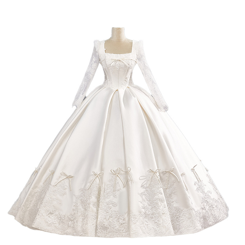 Satin wedding dress main yarn, high-end texture, high-end, beautiful long-sleeved French retro bridal wedding tailed outing yarn