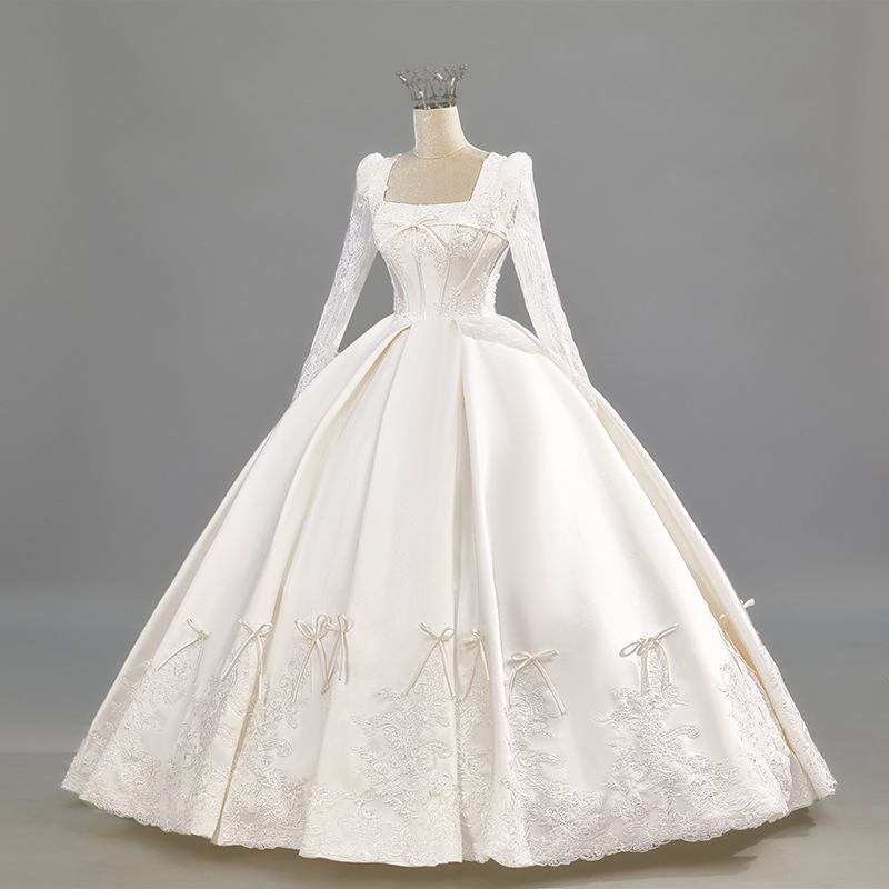 Satin wedding dress main yarn, high-end texture, high-end, beautiful long-sleeved French retro bridal wedding tailed outing yarn