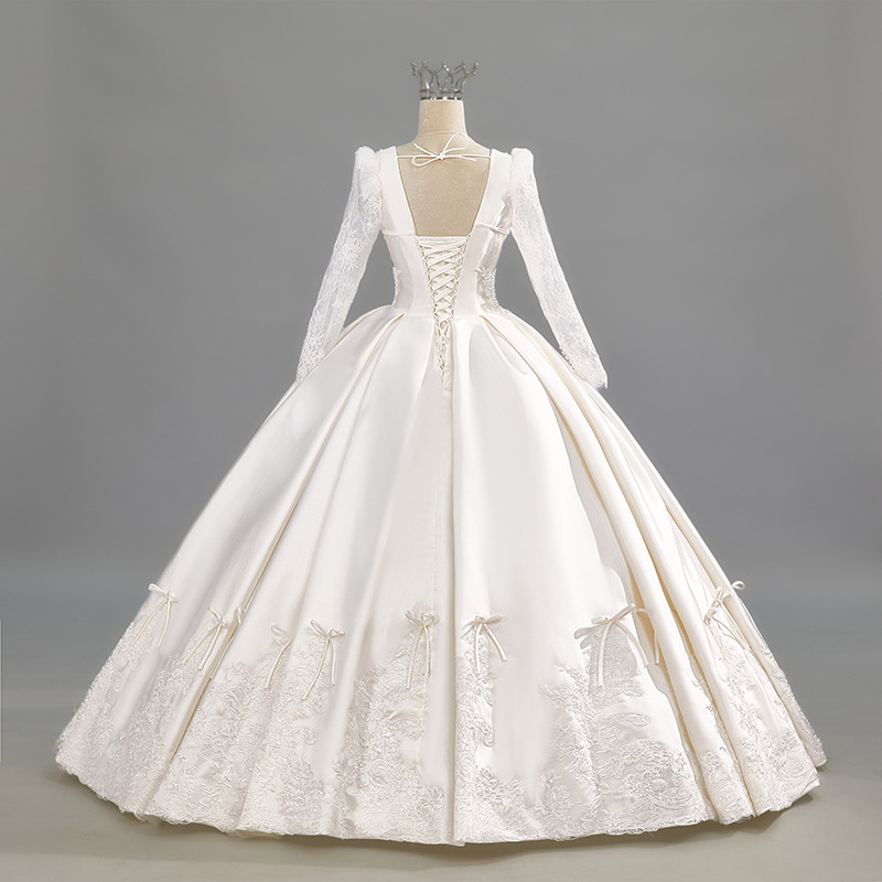Satin wedding dress main yarn, high-end texture, high-end, beautiful long-sleeved French retro bridal wedding tailed outing yarn