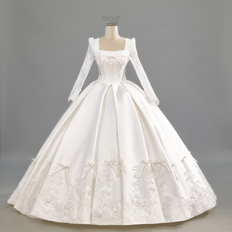Satin wedding dress main yarn, high-end texture, high-end, beautiful long-sleeved French retro bridal wedding tailed outing yarn