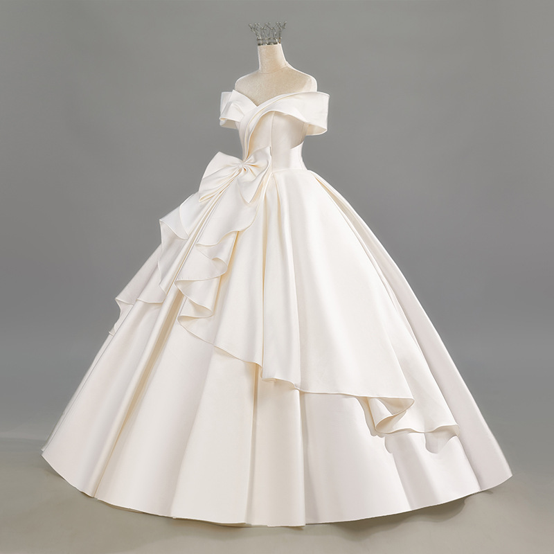 Satin one-shoulder retro wedding dress, new high-end texture, French bow embellished with main gauze skirt and large tail