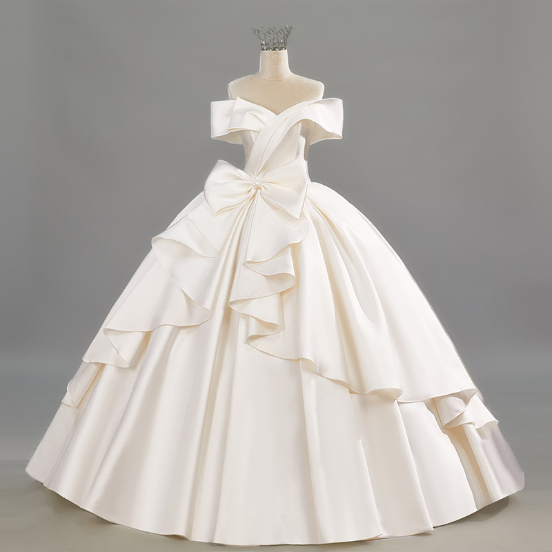 Satin one-shoulder retro wedding dress, new high-end texture, French bow embellished with main gauze skirt and large tail