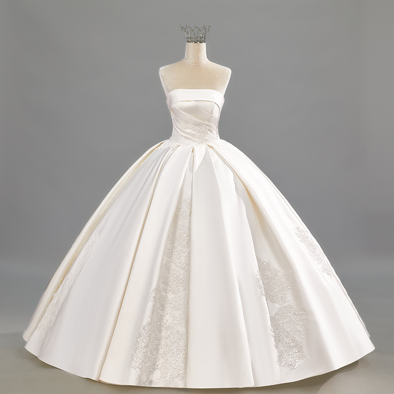 French large tail wedding dress new style high-end bride wedding outing main yarn light champagne satin welcome yarn