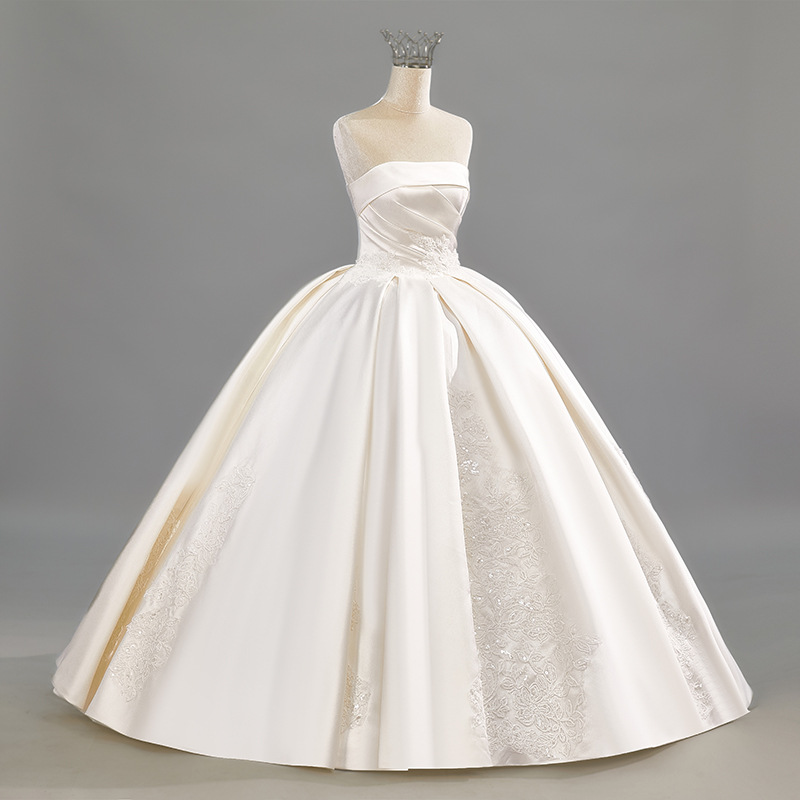 French large tail wedding dress new style high-end bride wedding outing main yarn light champagne satin welcome yarn