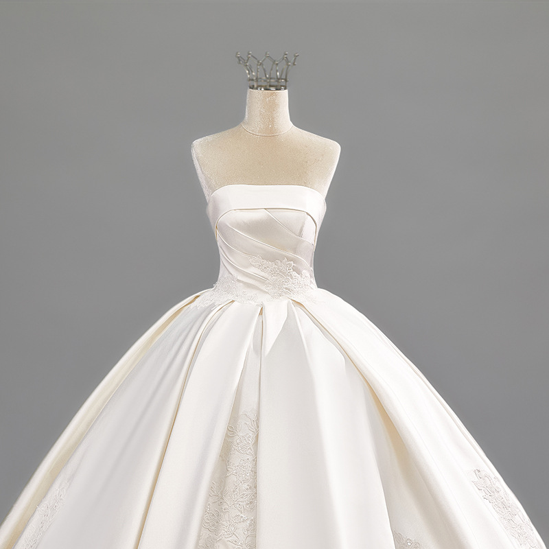 French large tail wedding dress new style high-end bride wedding outing main yarn light champagne satin welcome yarn