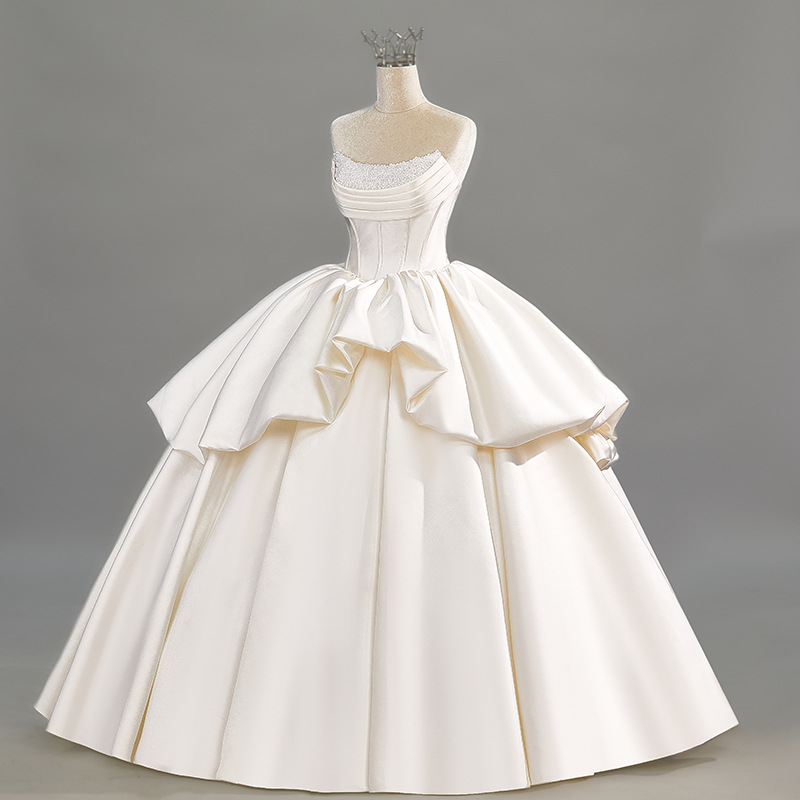 French high-end satin light wedding dress bride simple tube top door veil light champagne tail welcome veil dress skirt