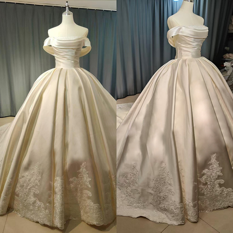 One-shoulder satin main gauze skirt, lace dark pattern tail, elegant and noble dress, new street shooting and travel shooting skirt