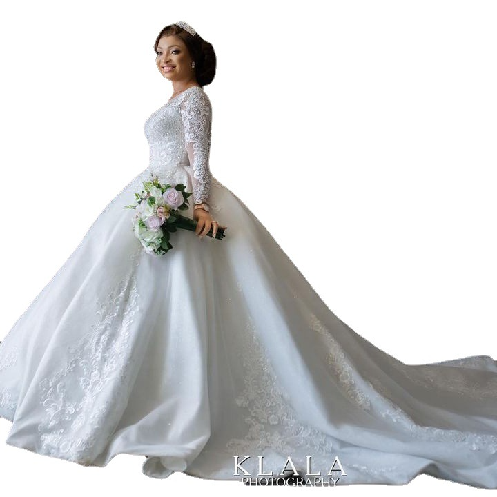 Bridal wedding dress new summer main yarn French large tail lace dress Bridal wedding dress new summer main yarn French large tail lace dress