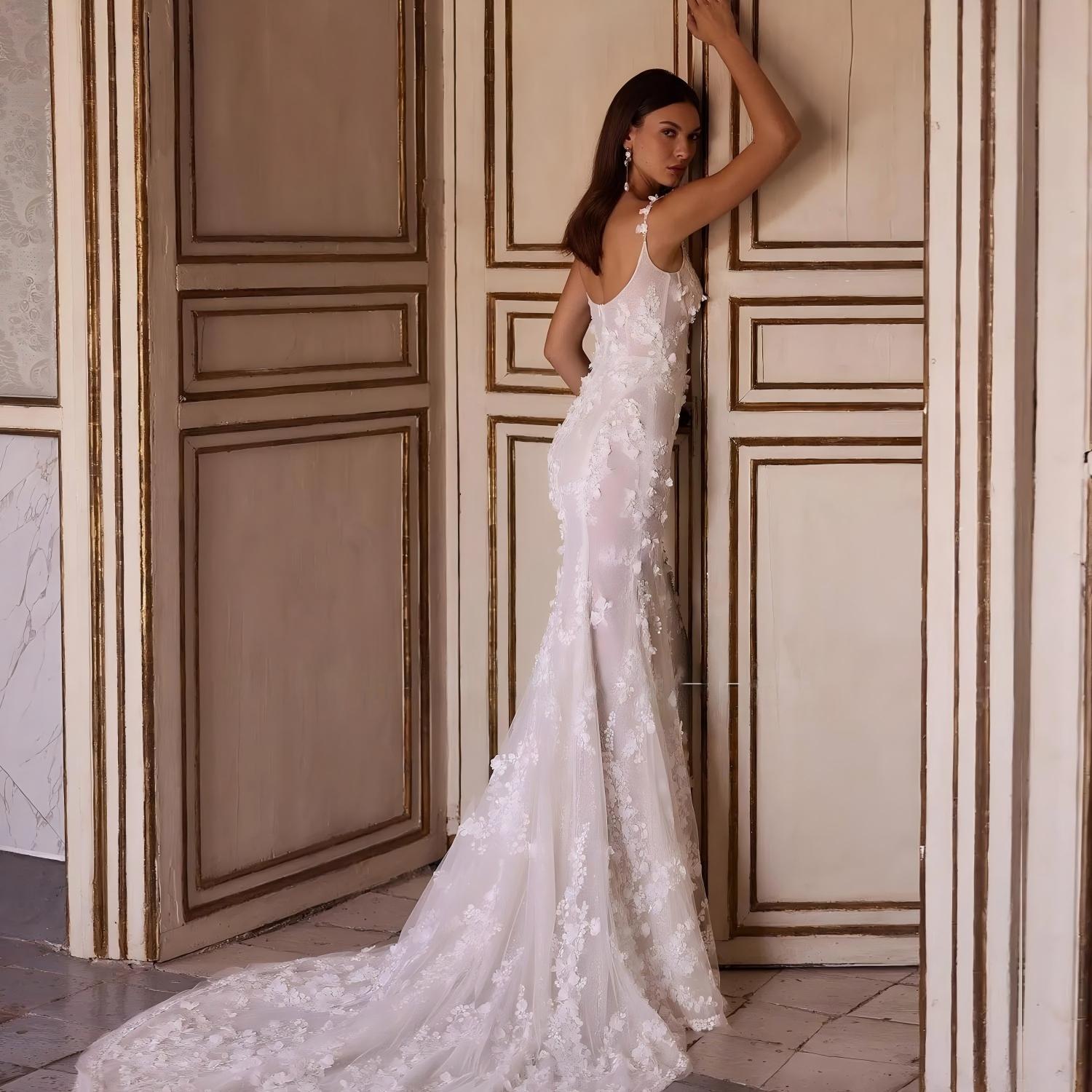 European and American wedding dress new style V-neck sexy slim fishtail lace white bridal tail heavy forest wedding dress