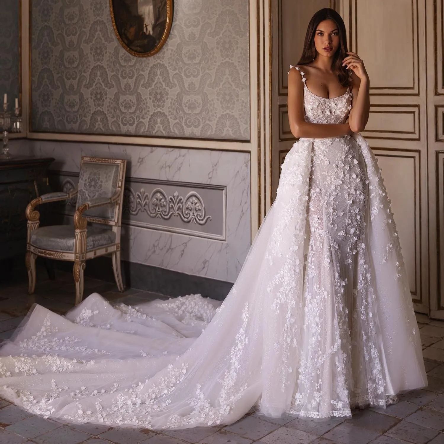 European and American wedding dress new style V-neck sexy slim fishtail lace white bridal tail heavy forest wedding dress