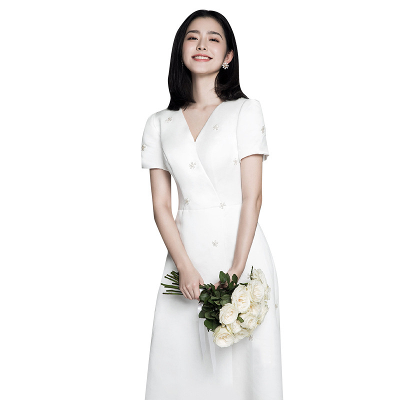 Satin light wedding dress evening dress new French simple long temperament bridal travel photo white dress for women