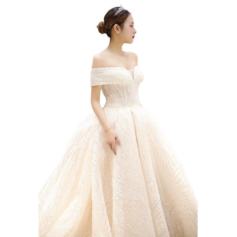 New style wedding dress, dreamy one-shoulder dress, slim and long tail, palace heavy industry super fairy