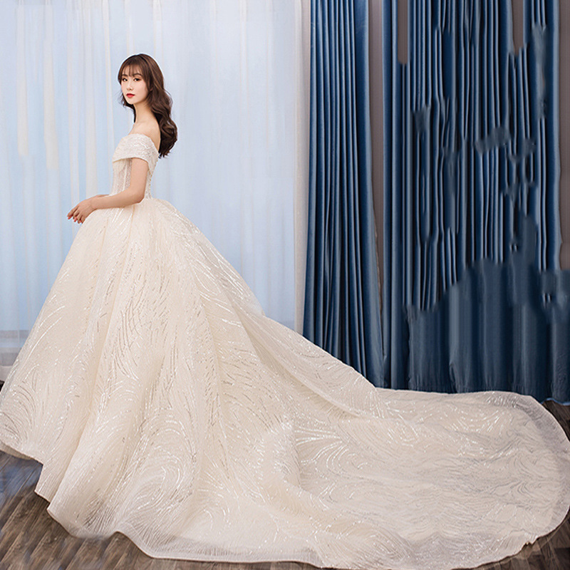 New style wedding dress, dreamy one-shoulder dress, slim and long tail, palace heavy industry super fairy