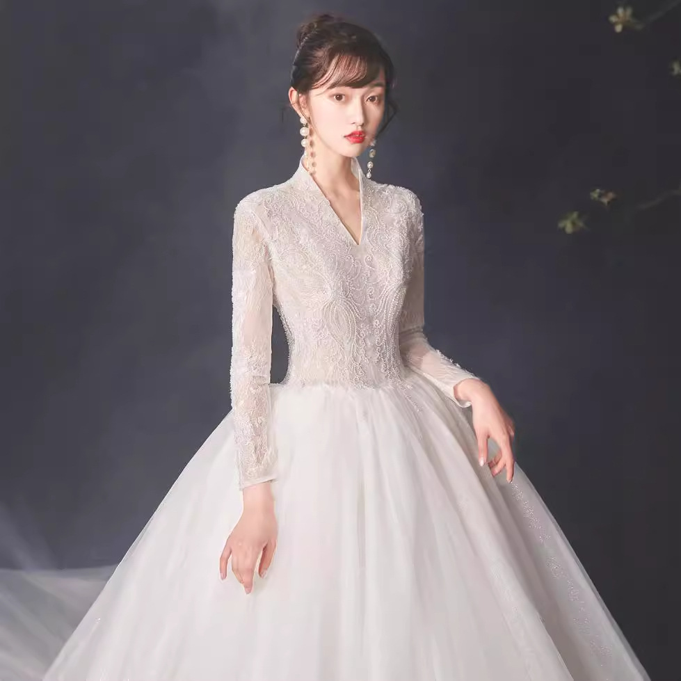 Starry sky light main wedding dress new bride V-neck long-sleeved French big tail slimming temperament retro princess style