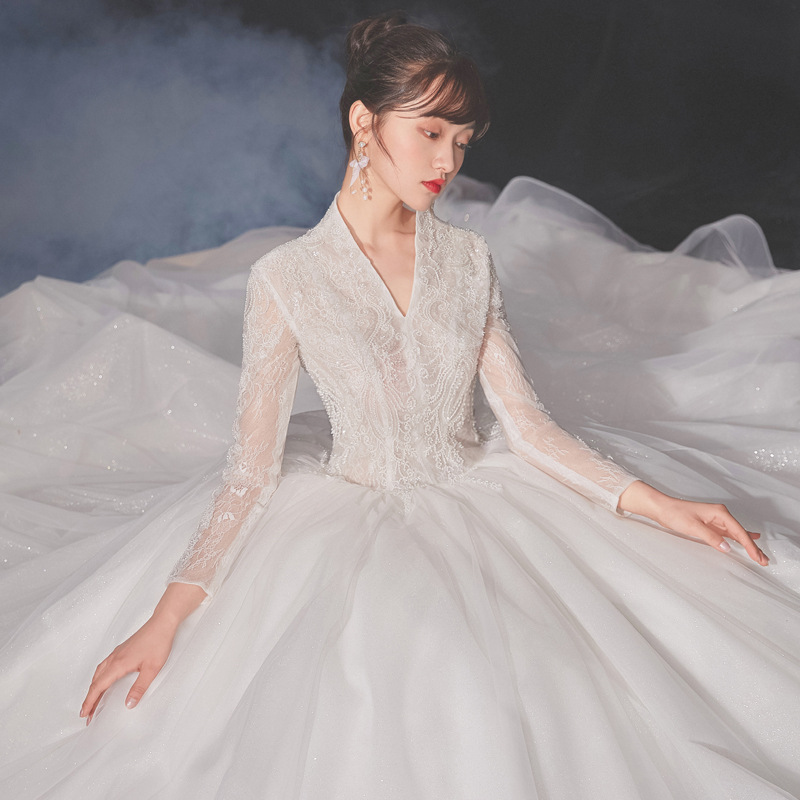 Starry sky light main wedding dress new bride V-neck long-sleeved French big tail slimming temperament retro princess style