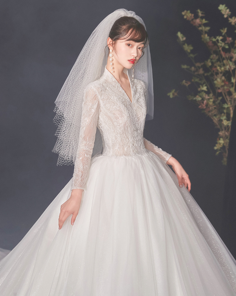 Starry sky light main wedding dress new bride V-neck long-sleeved French big tail slimming temperament retro princess style