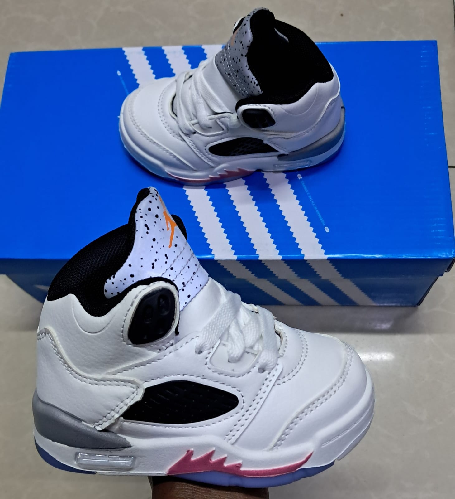 High-Top Basketball-Style Sneakers - Retro Athletic Casual Shoes for Toddlers & Boys