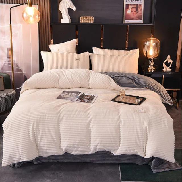 [CLEARANCE OFFER]] 1pc Single Velvet Woolen Duvet: No bedsheet, no pillowcases