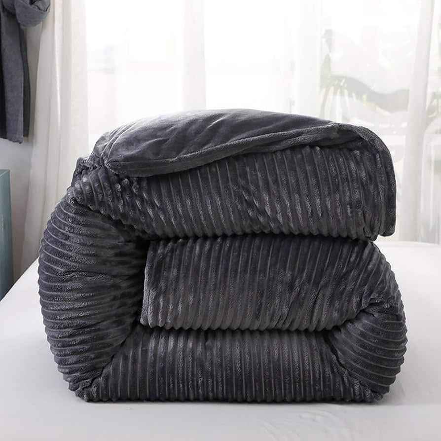 [CLEARANCE OFFER]] 1pc Single Velvet Woolen Duvet: No bedsheet, no pillowcases