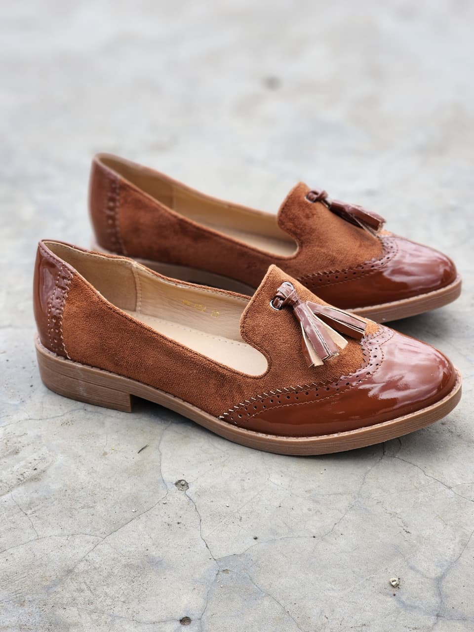 Women's Premium Patent Leather Oxfords & Brogues - Elegant Crocodile Pattern Formal Shoes - Glossy Tassel Loafers