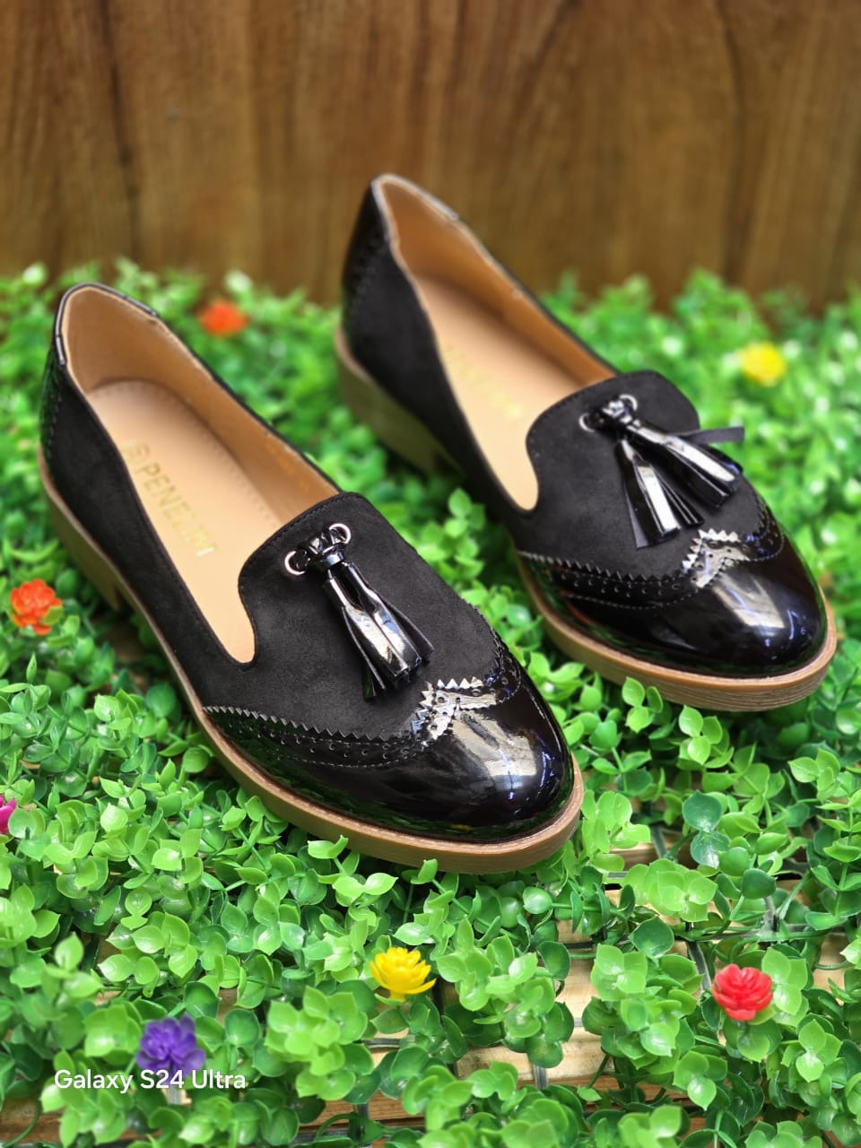 Women's Premium Patent Leather Oxfords & Brogues - Elegant Crocodile Pattern Formal Shoes - Glossy Tassel Loafers