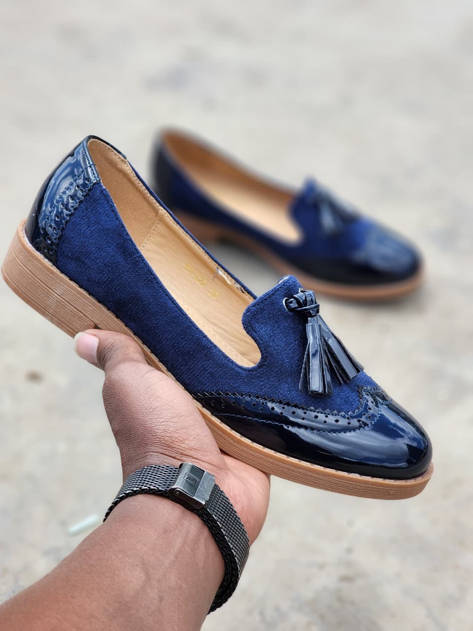 Women's Premium Patent Leather Oxfords & Brogues - Elegant Crocodile Pattern Formal Shoes - Glossy Tassel Loafers