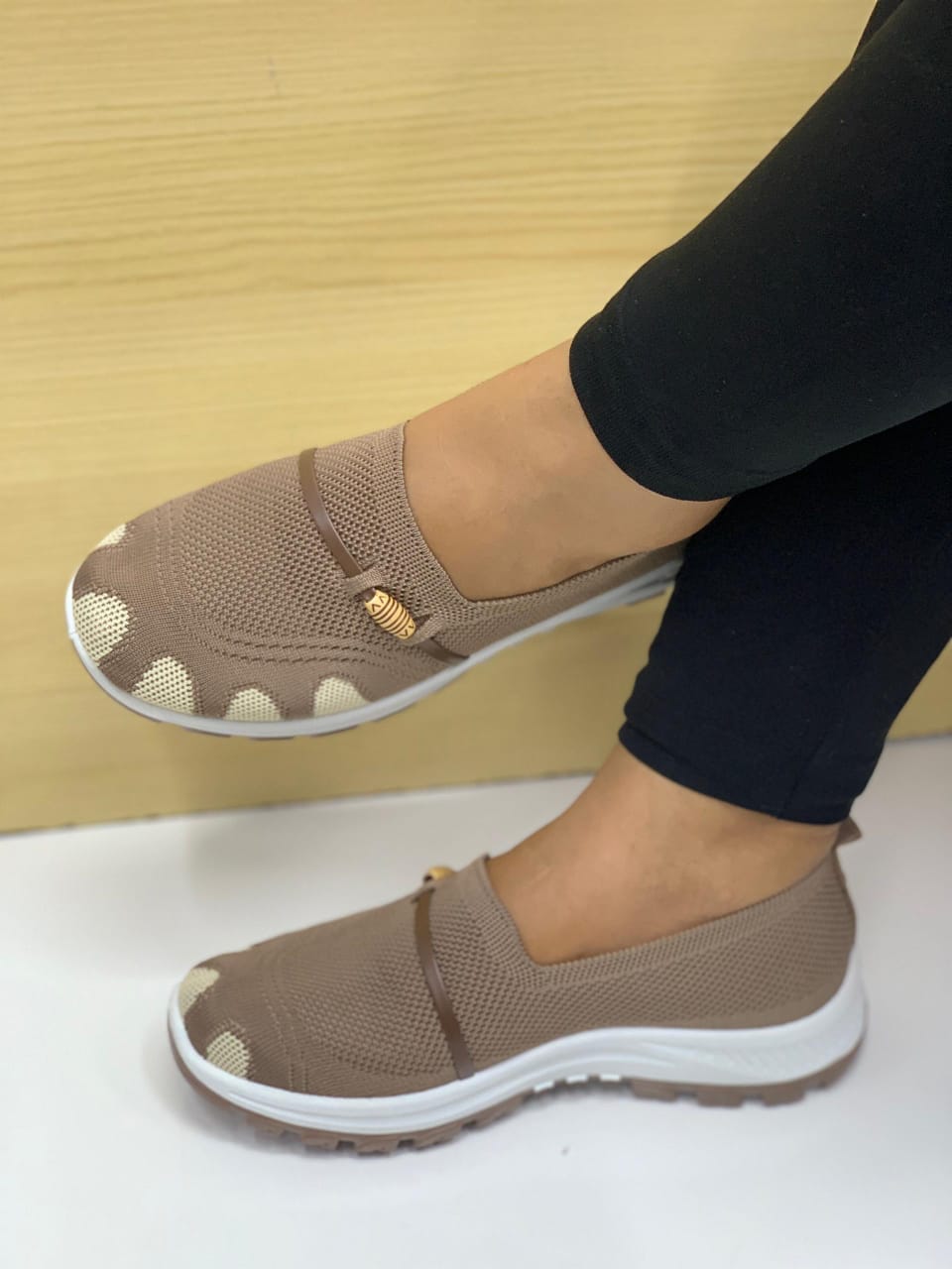 Women Lightweight Slip-On Sneakers Breathable Mesh Casual Walking Shoes Soft Sole Comfort Flats
