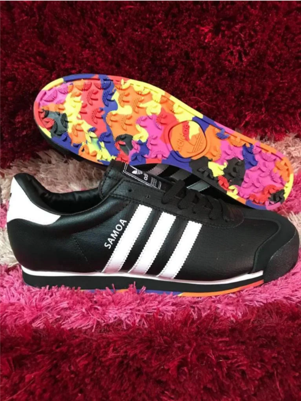 Adidas Samoa trainers are made with a faux leather upper and fitted with a rubber sole for comfort and traction. These sneakers are elegant and will complete your outfit in style