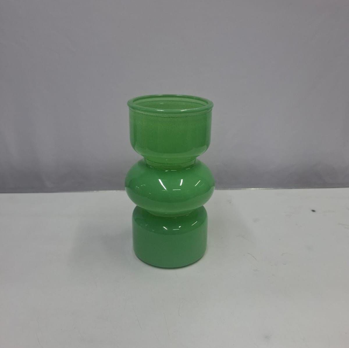High Quality classic Glass Circular Decorative Flower Vase.  for Home or Office with an Elegant Design Perfect for Displaying Fresh or Artificial Flowers in Living Rooms, Dining Rooms & Entryways