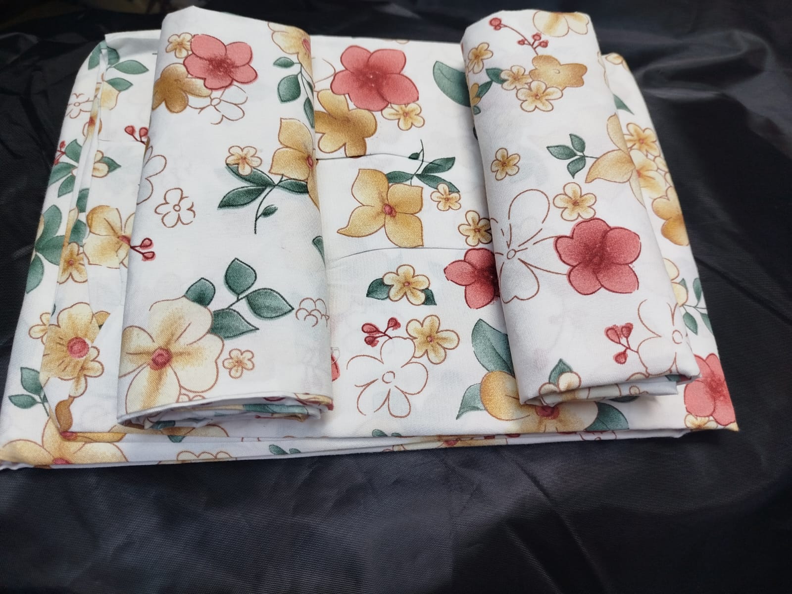 5x6 Bedsheet Set 4 Pcs (2 Bedsheets & 2 Pillowcases)