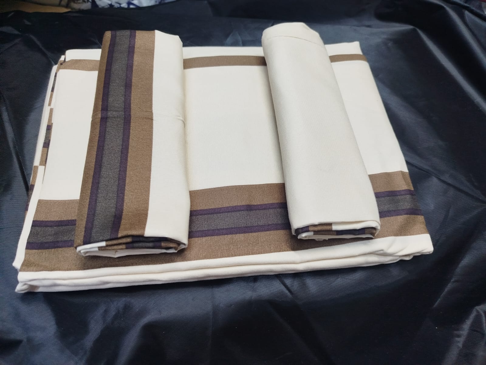 5x6 Bedsheet Set 4 Pcs (2 Bedsheets & 2 Pillowcases)