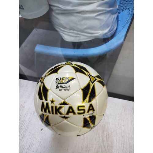Mikasa FIFA APPROVED HAND STITCHED SIZE 5 FOOTBALL// ORIGINAL MIKASA. FOOTBALL